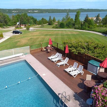 Hotel Waterview On The Bay à Wiarton Extérieur photo