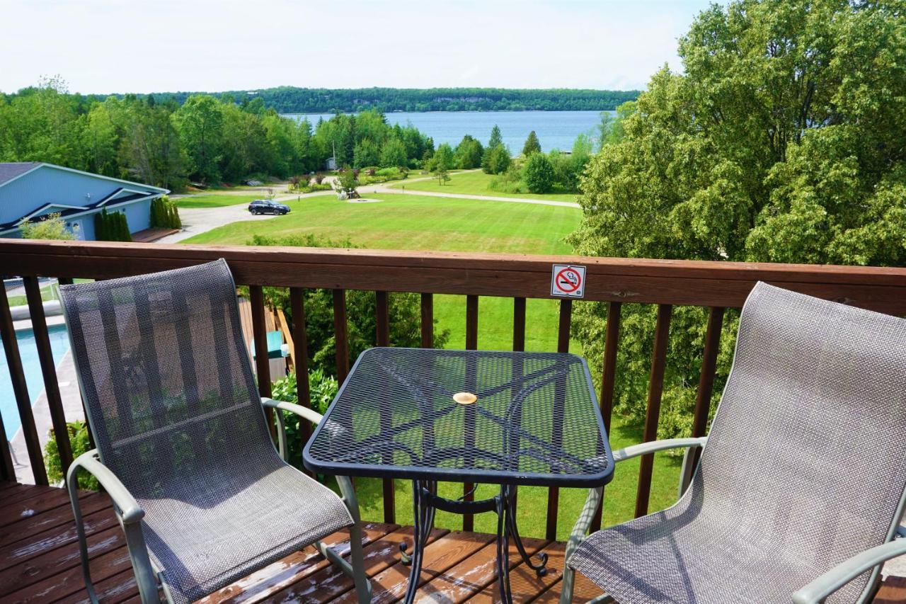 Hotel Waterview On The Bay à Wiarton Extérieur photo