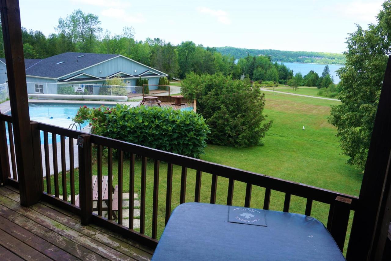 Hotel Waterview On The Bay à Wiarton Extérieur photo