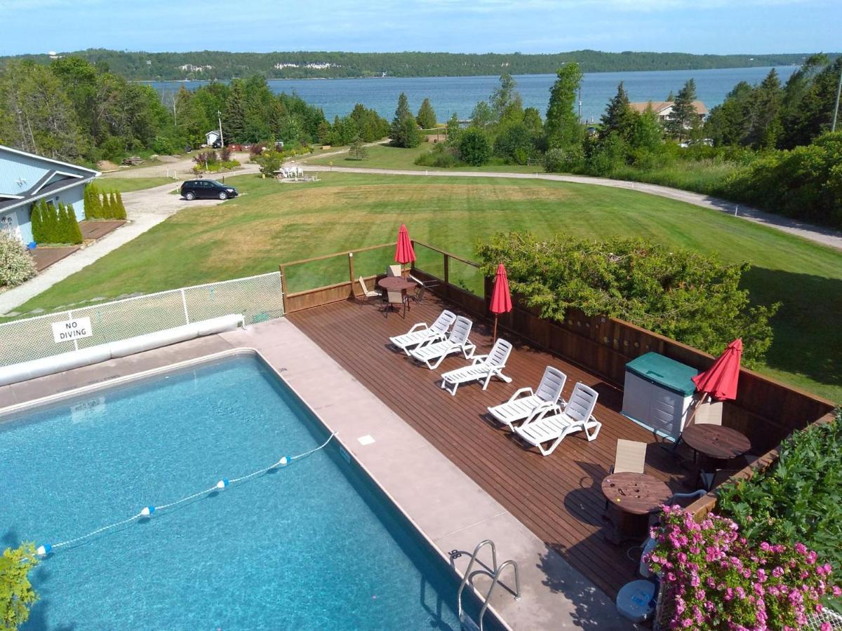 Hotel Waterview On The Bay à Wiarton Extérieur photo