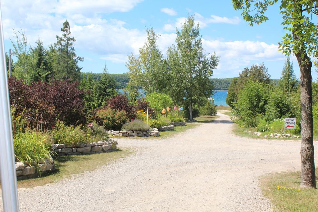 Hotel Waterview On The Bay à Wiarton Extérieur photo