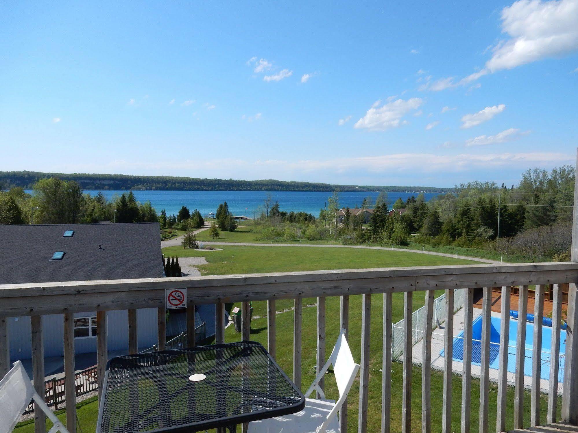 Hotel Waterview On The Bay à Wiarton Extérieur photo