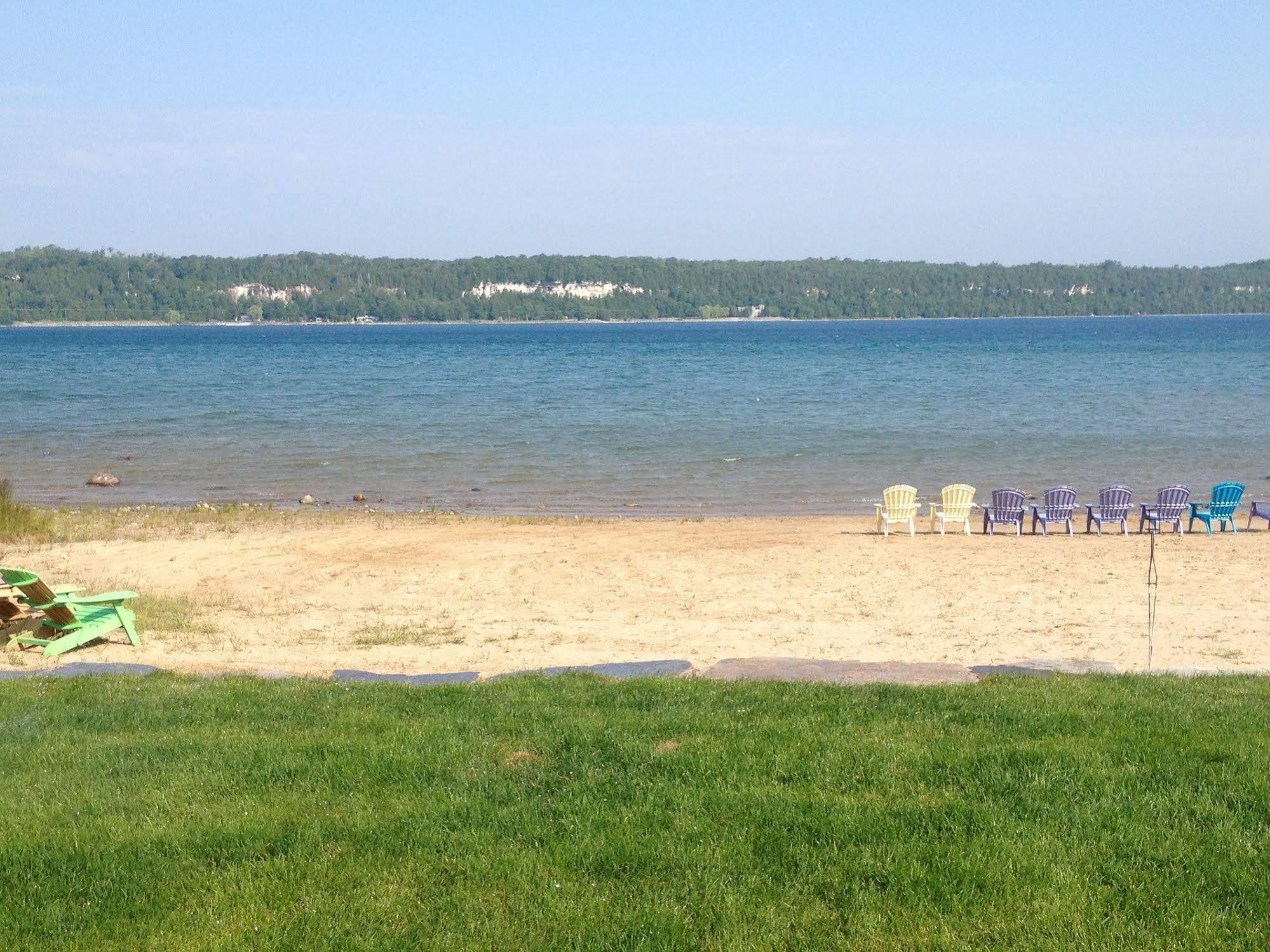 Hotel Waterview On The Bay à Wiarton Extérieur photo